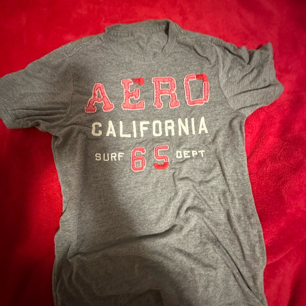 Aeropostale Red and Gray tshirt 2000s Y2K